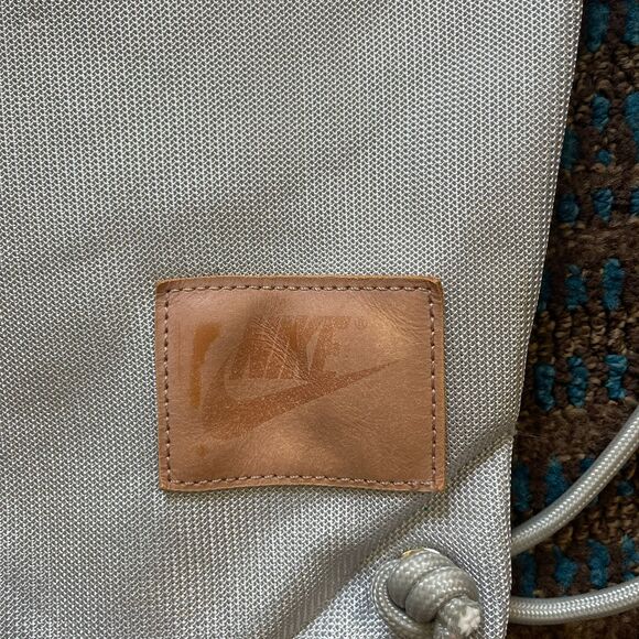 Nike Metallic Silver Mesh Drawstring Sack Sport String Unisex Backpack Bag - Picture 8 of 9